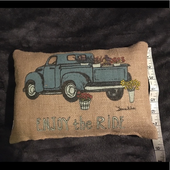 The Country House Collection burlap pillow - Picture 3 of 4